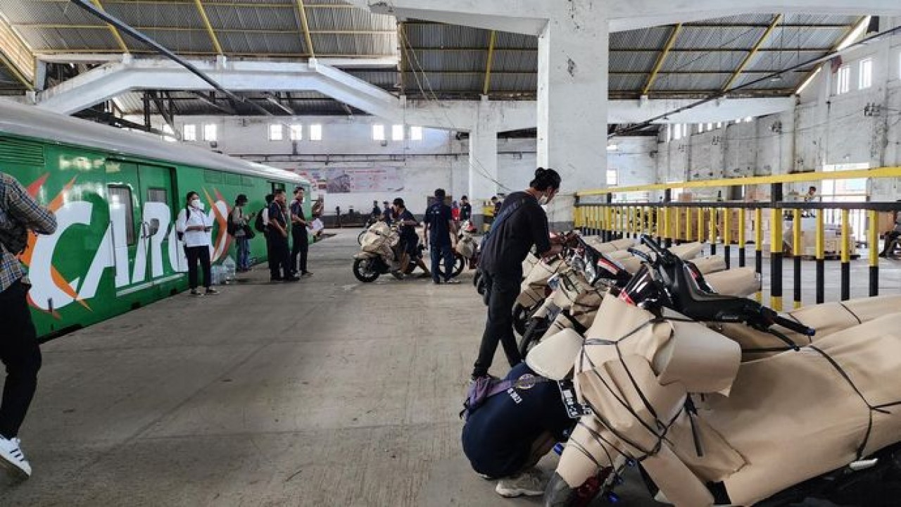 Direktorat Jenderal Perkeretaapian (DJKA) Kementerian Perhubungan memperpanjang layanan Angkutan Motor Gratis (Motis) dengan kereta api hingga 5 Januari 2026.