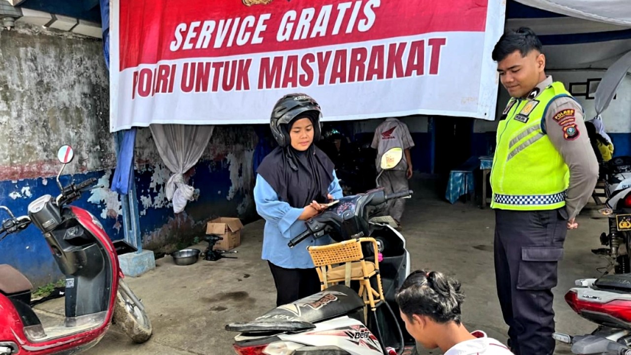 Polri buka layanan servis dan cuci motor gratis untuk warga Sumut.