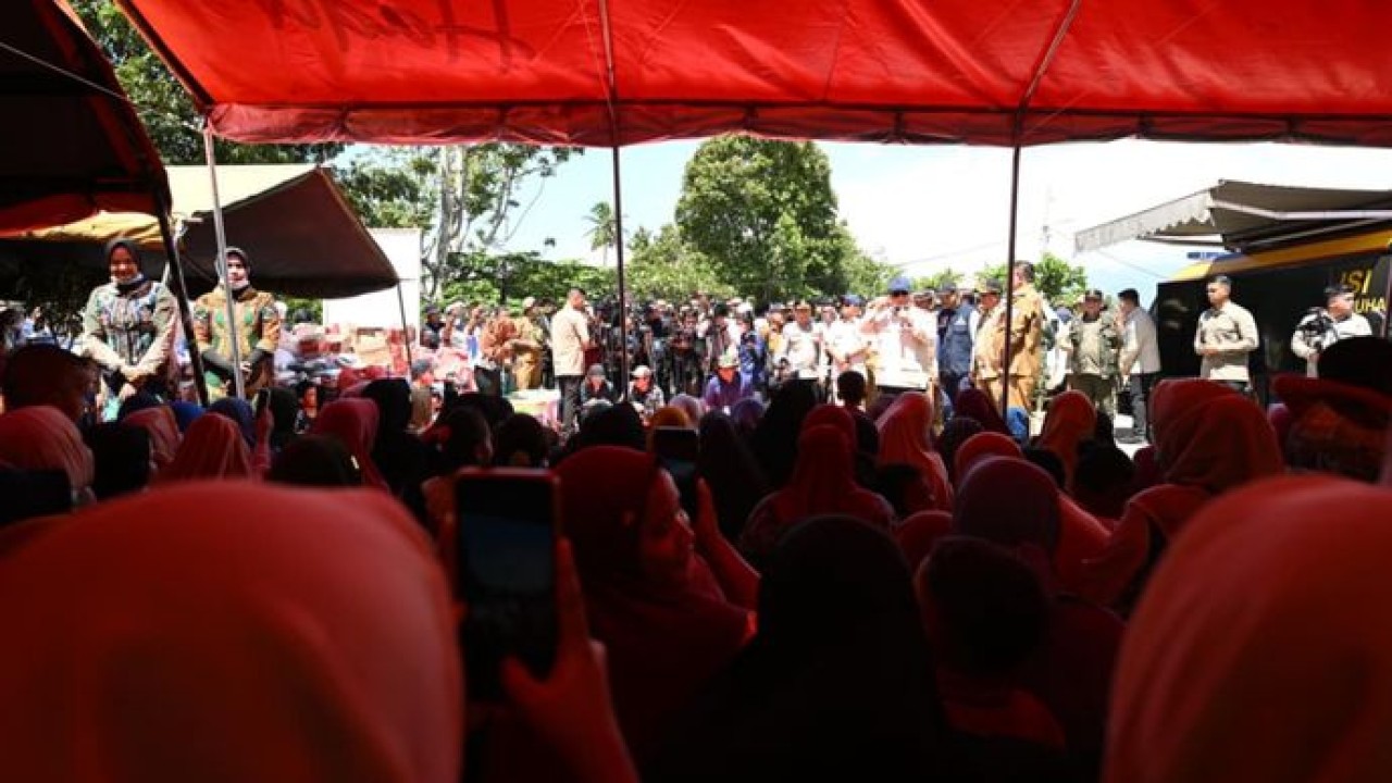 Prabowo Subianto tinjau wilayah terdampak bencana di Aceh Tenggara. (Setpre)