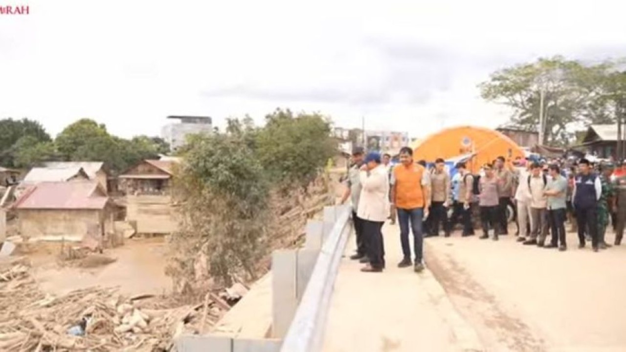 Presiden Prabowo Subianto saat mengunjungi Aceh Tamiang. (Foto: Istimewa)