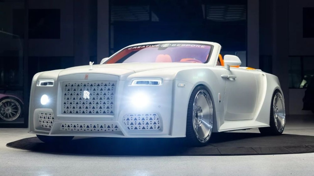 Rolls-Royce Dawn widebody dengan desain ekstrem yang hanya diproduksi 25 unit di seluruh dunia. (Foto: Istimewa via Carscoops)