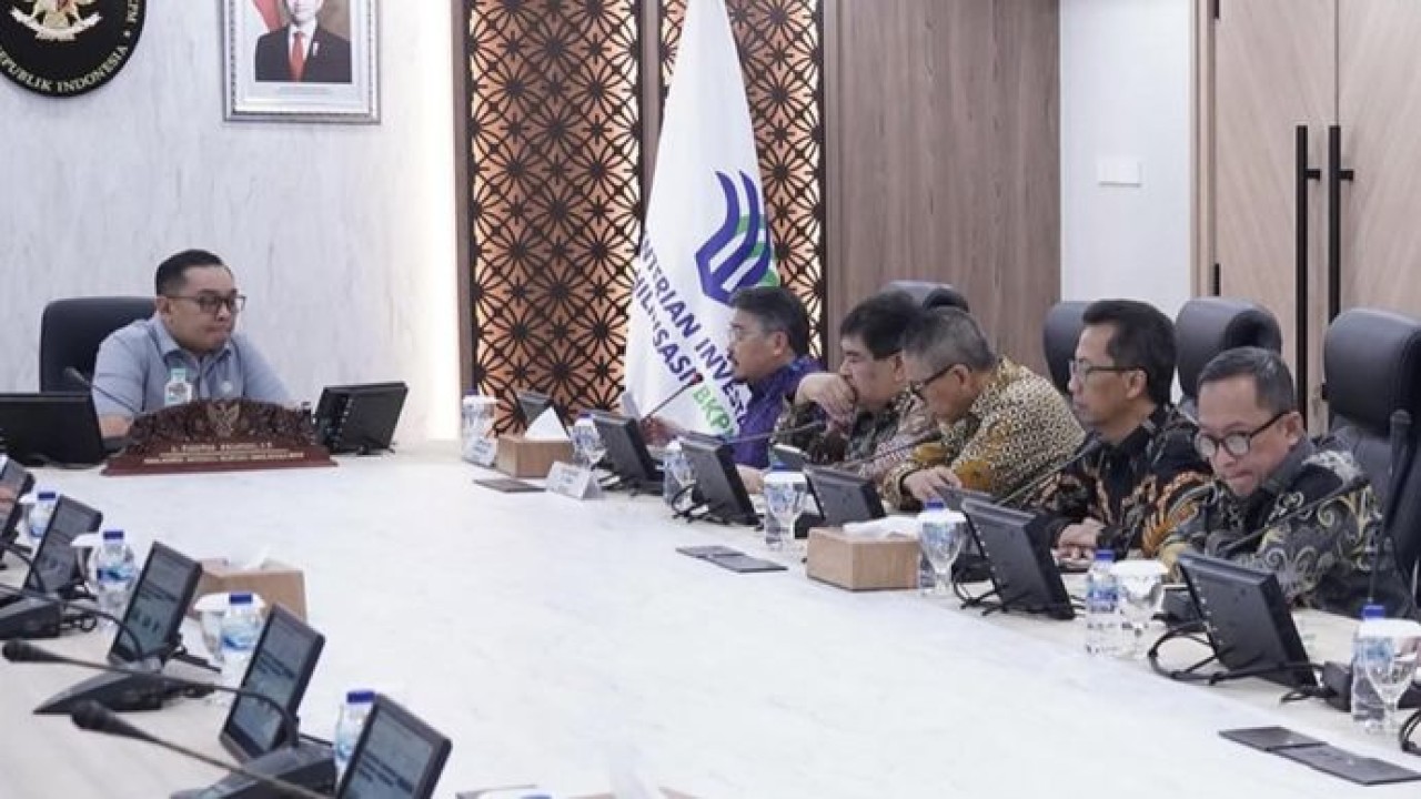 Wakil Menteri Investasi dan Hilirisasi/Wakil Kepala BKPM Todotua Pasaribu menggelar pertemuan dengan Toyota Indonesia dan Pertamina New & Renewable Energy (NRE) di Kantor Kementerian Investasi dan Hilirisasi/BKPM.