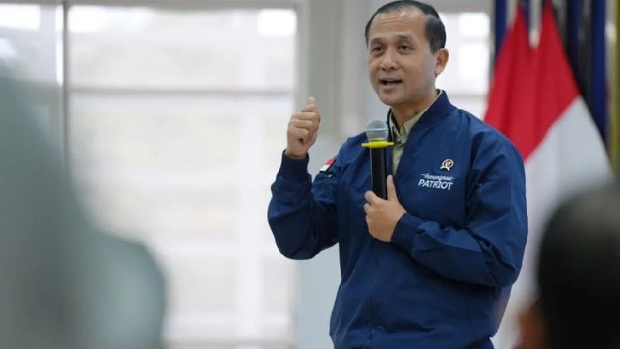 Menteri Transmigrasi M. Iftitah Sulaiman Suryanagara menghadiri acara pembubaran Tim Ekspedisi Patriot Universitas Gadjah Mada di Yogyakarta, Jumat, 19 Desember 2025. ANTARA/HO-Kementerian Transmigrasi. (Antara)