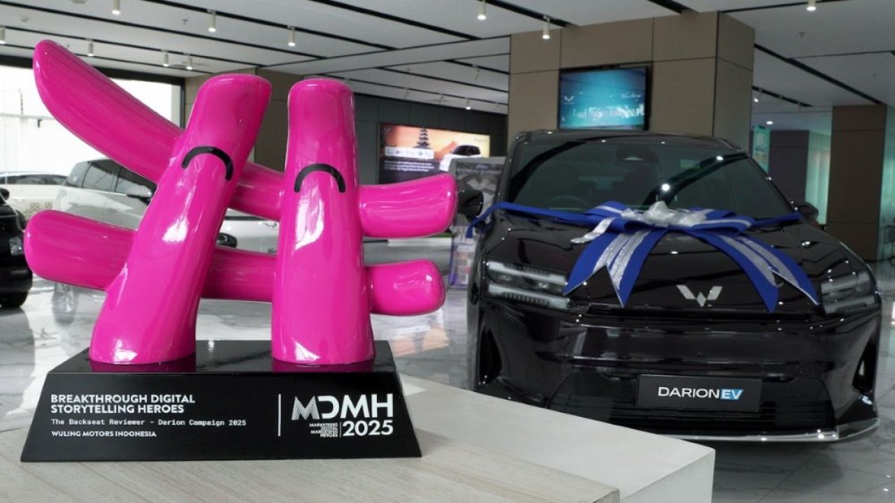 Wuling meraih penghargaan Breakthrough Digital Storytelling Heroes di Marketeers Digital Marketing Heroes 2025. (Foto: Istimewa)