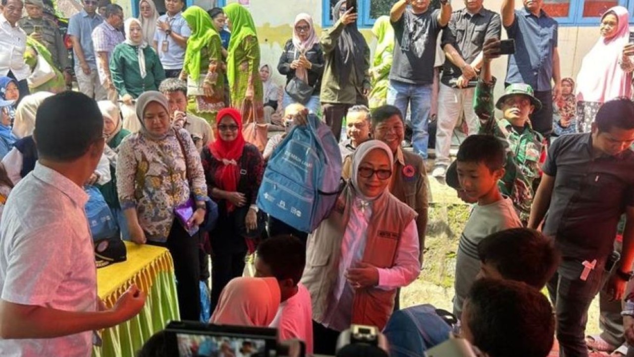 Menteri PPPA Arifah Fauzi turun langsung ke Tapanuli Selatan, Sumatra Utara. (Foto: Dok/Nusantara TV)