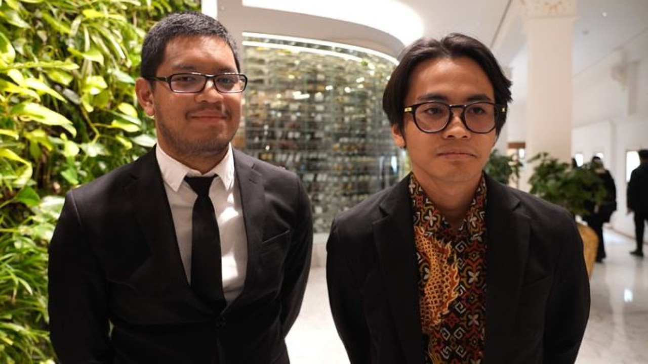 Sakti Dava Alam Sulistyo dan Justin Anugrawi Ratomo, mahasiswa asal Indonesia yang menempuh pendidikan di Zurich, Swiss (Istimewa)