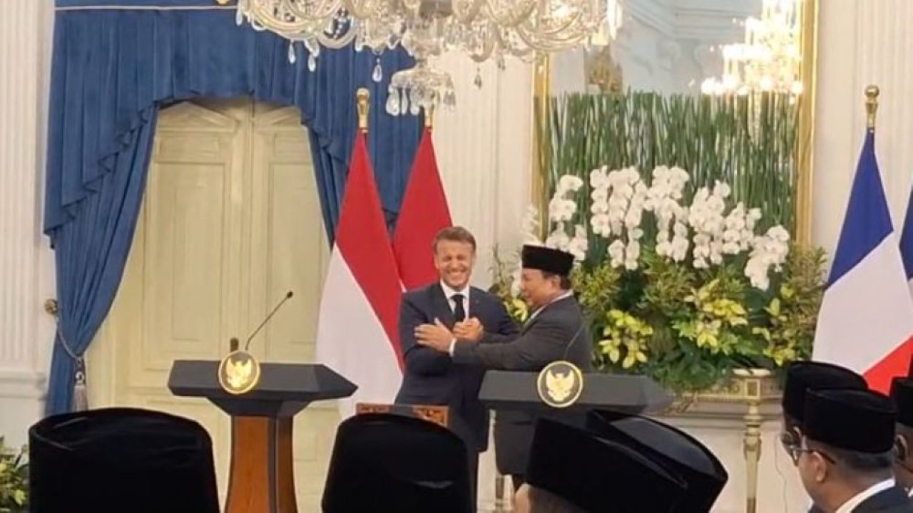 Presiden Prabowo Subianto dan Presiden Prancis Emmanuel Macron. (Foto: NTVnews.id/Deddy Setiawan)