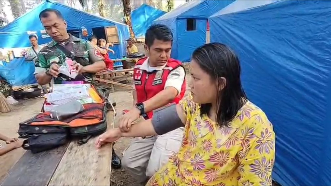 TNI membuka pelayanan kesehatan di dua kabupaten, yakni Tapanuli Tengah dan Tapanuli Selatan, Sumatra Utara. (Foto: Dok/Istimewa)