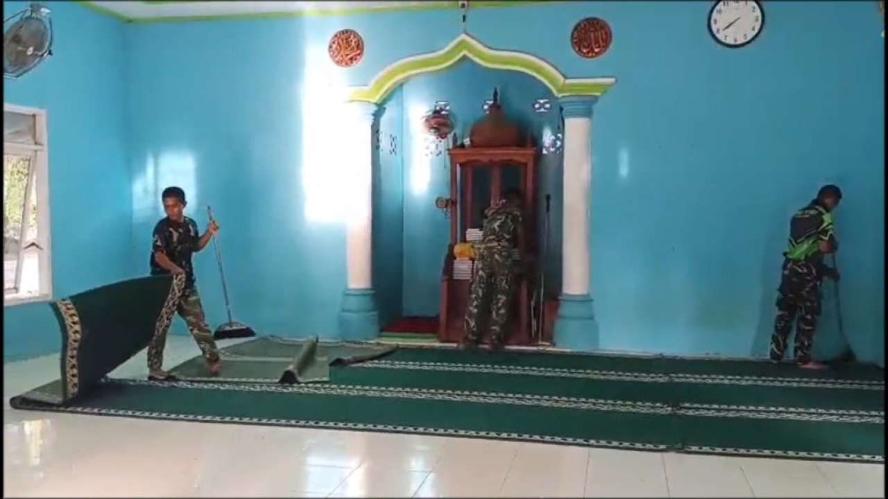 TNI dan Warga Gotong Royong, Tempat Ibadah dan Sekolah di Tapanuli dan Aceh Kinclong Lagi