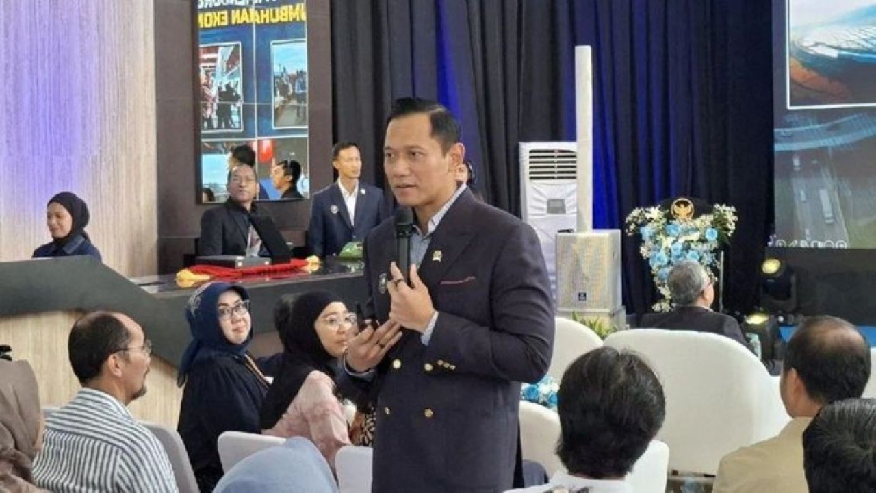 Menteri Koordinator Bidang Infrastruktur dan Pembangunan Kewilayahan (Menko IPK) Agus Harimurti Yudhoyono (AHY) dalam Coffee Morning yang digelar Lembaga Kebijakan Pengadaan Barang/Jasa Pemerintah (LKPP) di Jakarta, Kamis, 12 Februari 2026. (Foto: ANTARA/Aji Cakti)