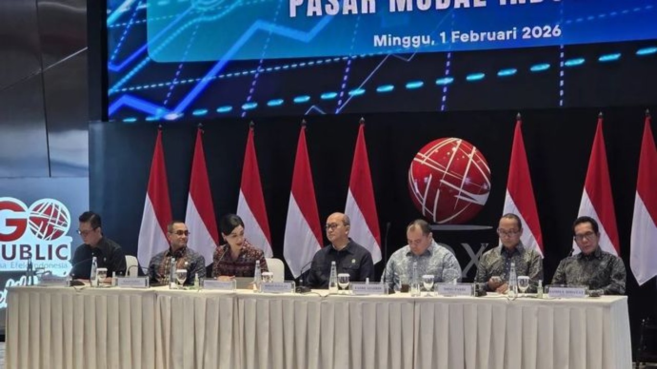 CEO Danantara Indonesia Rosan Roeslani dalam Dialog Pelaku Pasar Modal di Main Hall Bursa Efek Indonesia (BEI), Jakarta, Minggu, 1 Februari 2026. (ANTARA/Bayu Saputra) (Antara)