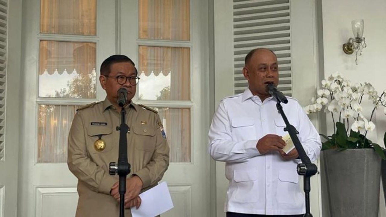 Pramono dan Dadan Hindayana (NTVNews.id/Adiansyah)