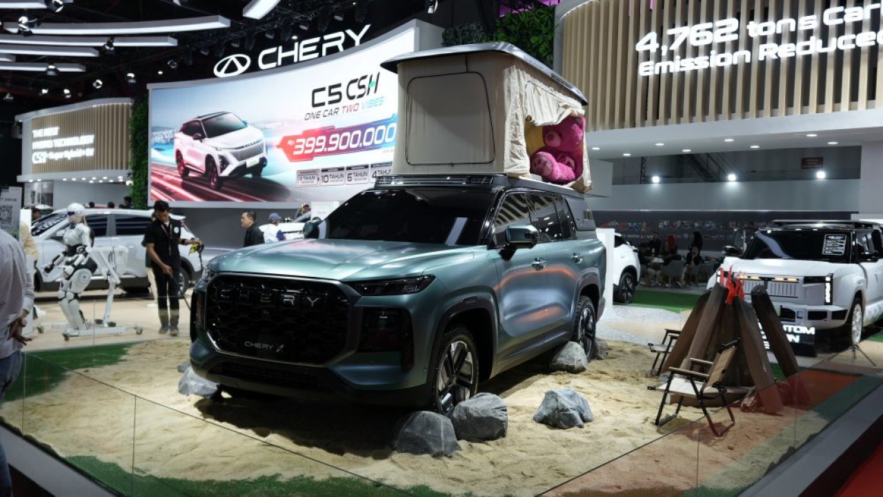 Deretan lini produk Chery sebagai representasi komitmen dalam menghadirkan teknologi otomotif yang cerdas dan berkelanjutan. (Foto: Dok/Istimewa/CSI)