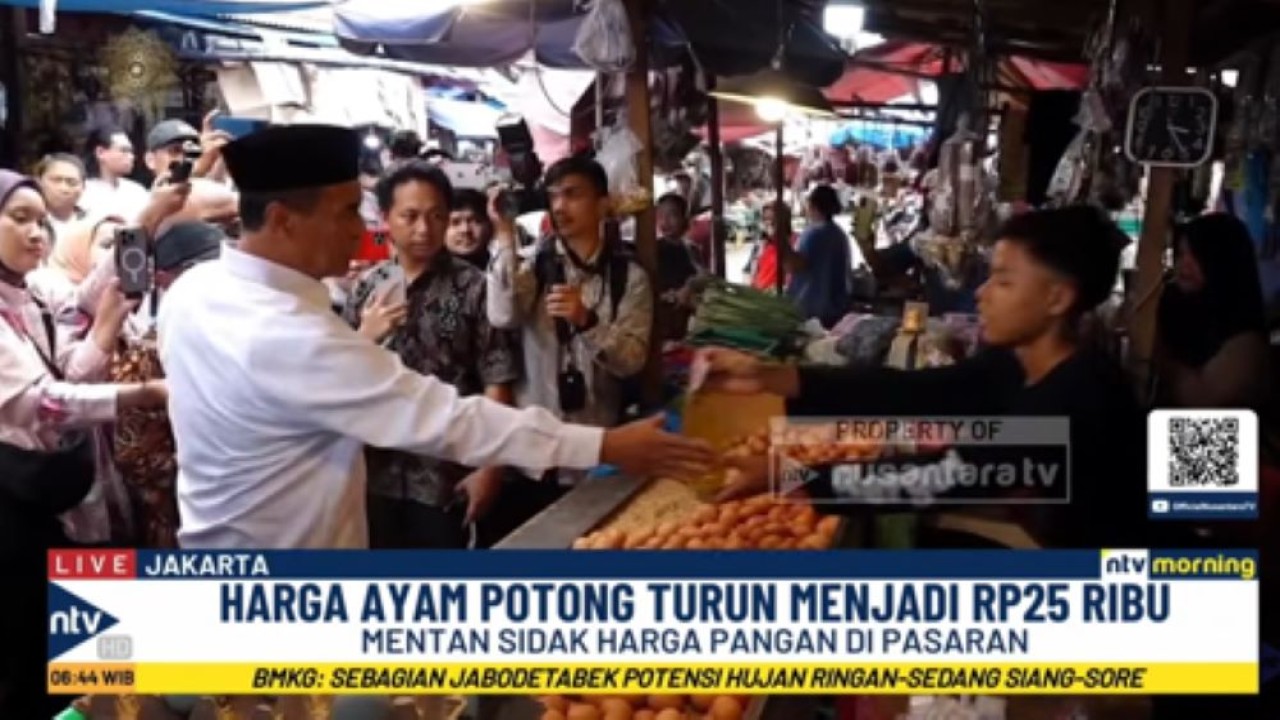 Mentan Amran Sulaiman melakukan sidak ke pasar di Jakarta