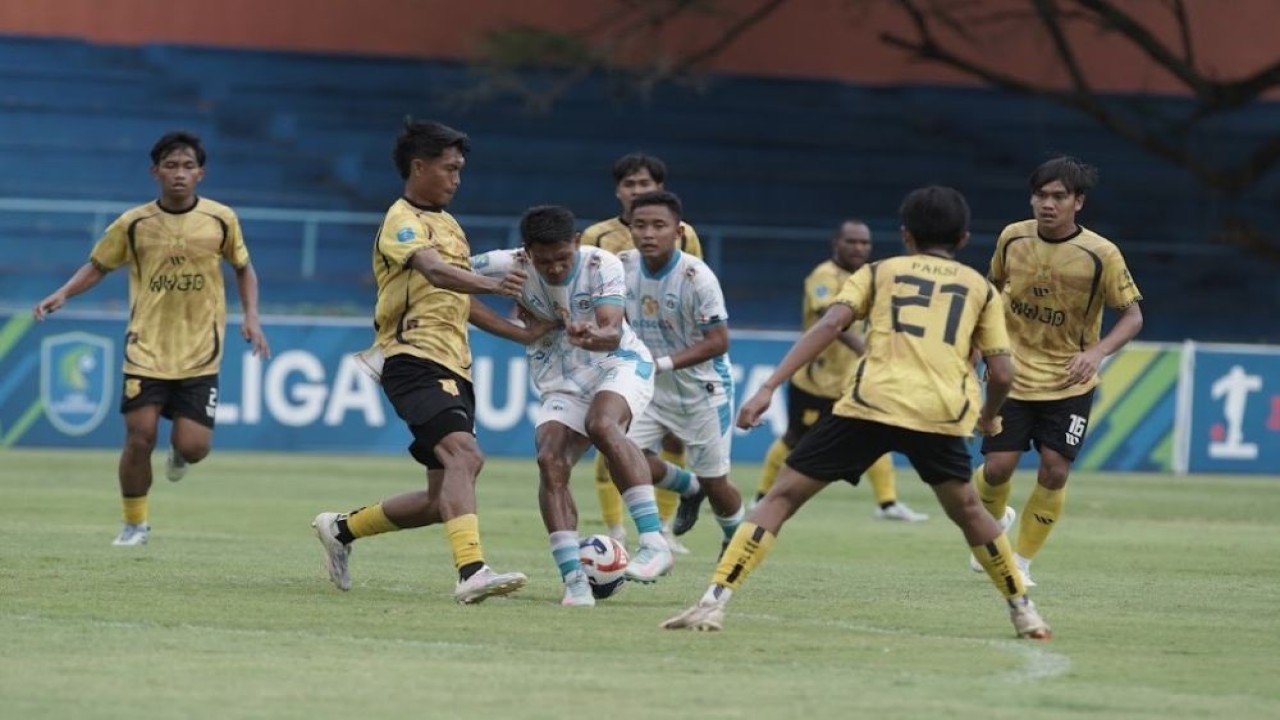 Laga Persitara Jakarta Utara vs PSDS Deli Serdang pada laga krusial babak playoff degradasi Liga Nusantara 2025/2026 berlansung dalam tensi tinggi. (Foto: Dok/I-League)