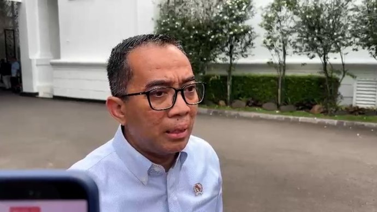 Menteri Pendidikan Tinggi, Sains, dan Teknologi (Mendiktisaintek) Brian Yuliarto. (Bakom)