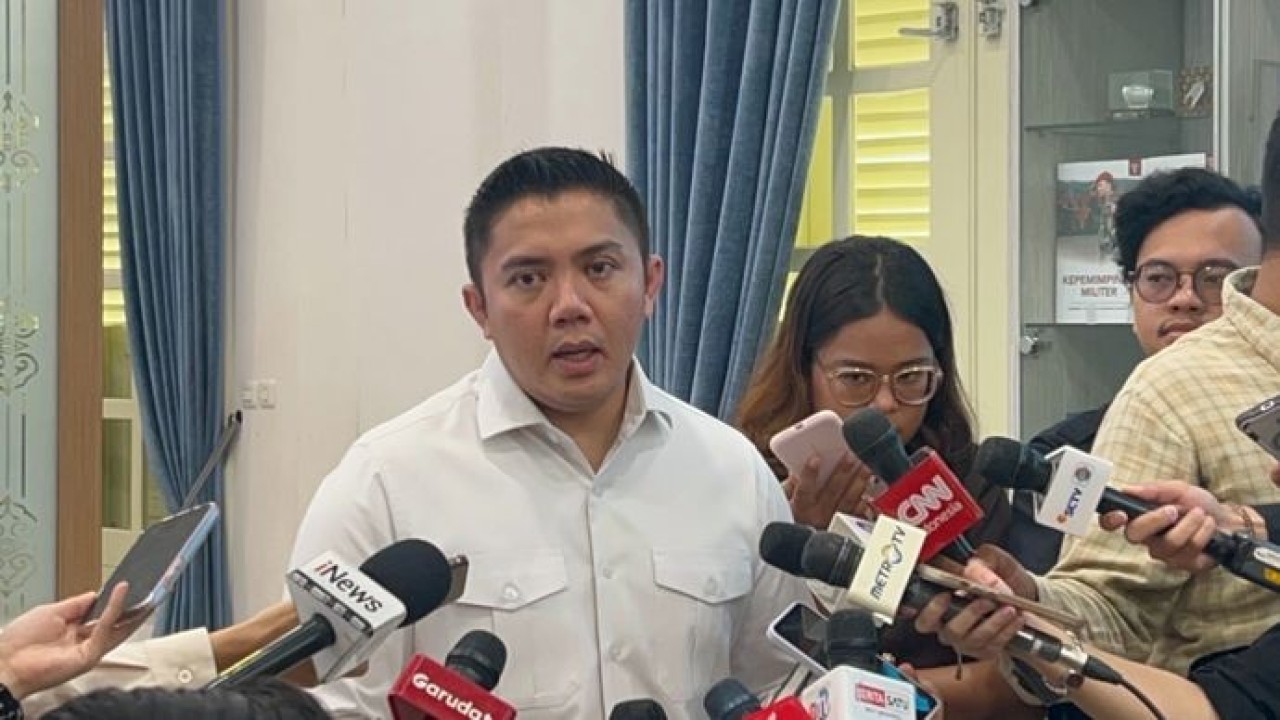 Sekretaris Kabinet Teddy Indra Wijaya menyampaikan Presiden Prabowo Subianto akan menggelar pertemuan dengan sejumlah pimpinan organisasi Islam dan tokoh pondok pesantren di Kompleks Istana Kepresidenan, Jakarta, Selasa, 3 Februari 2026.