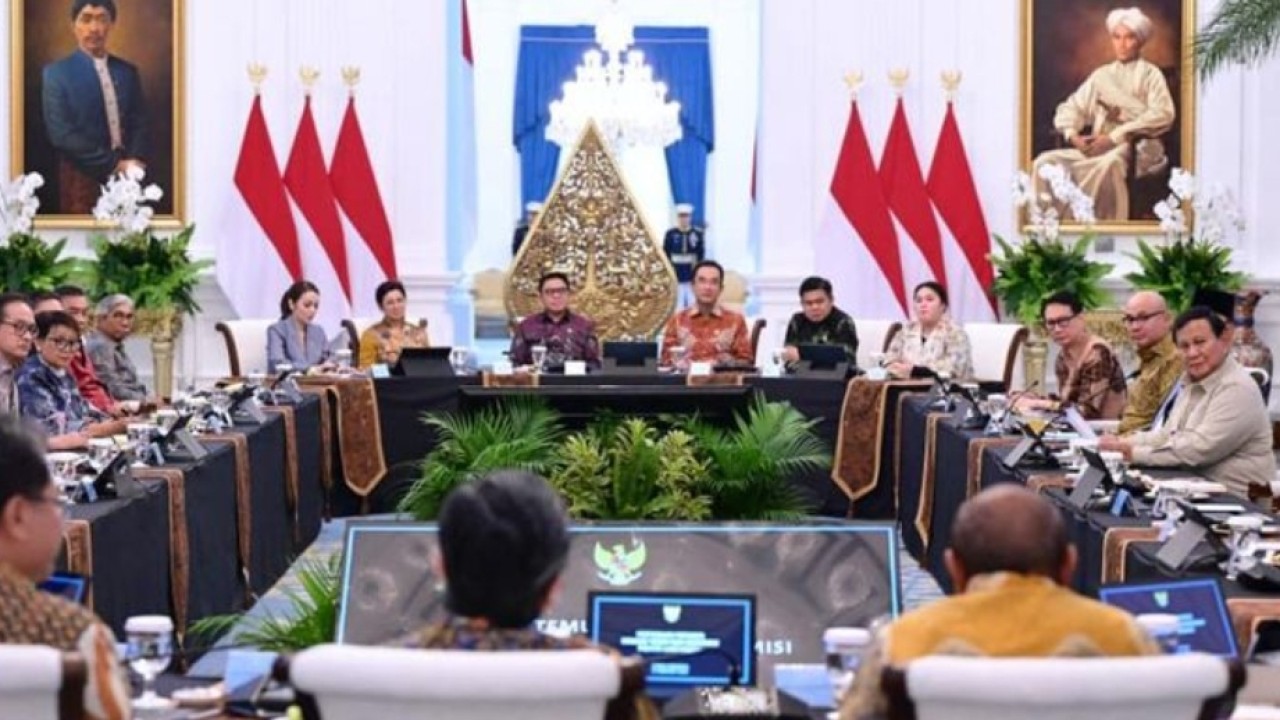 Presiden Prabowo Subianto menggelar pertemuan bersama tokoh dan akademisi politik luar negeri di Istana Merdeka, (Istimewa)