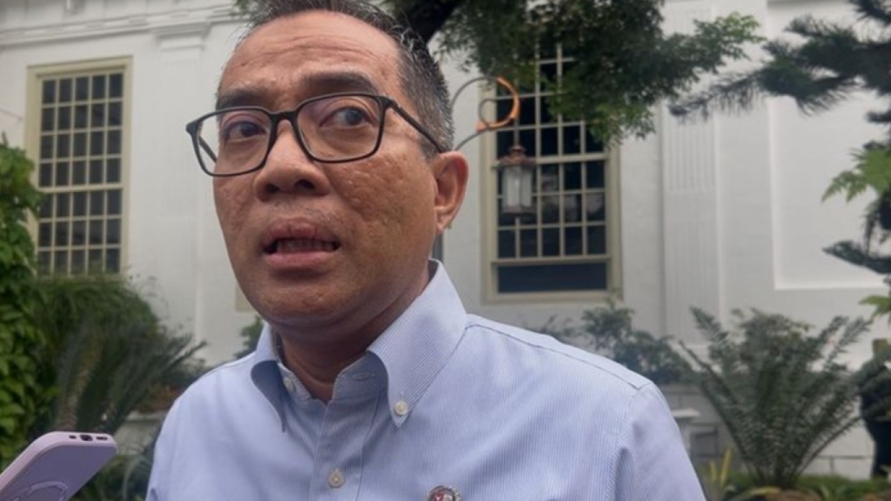 Menteri Pendidikan Tinggi, Sains, dan Teknologi (Mendiktisaintek) Brian Yuliarto (NTVnews)