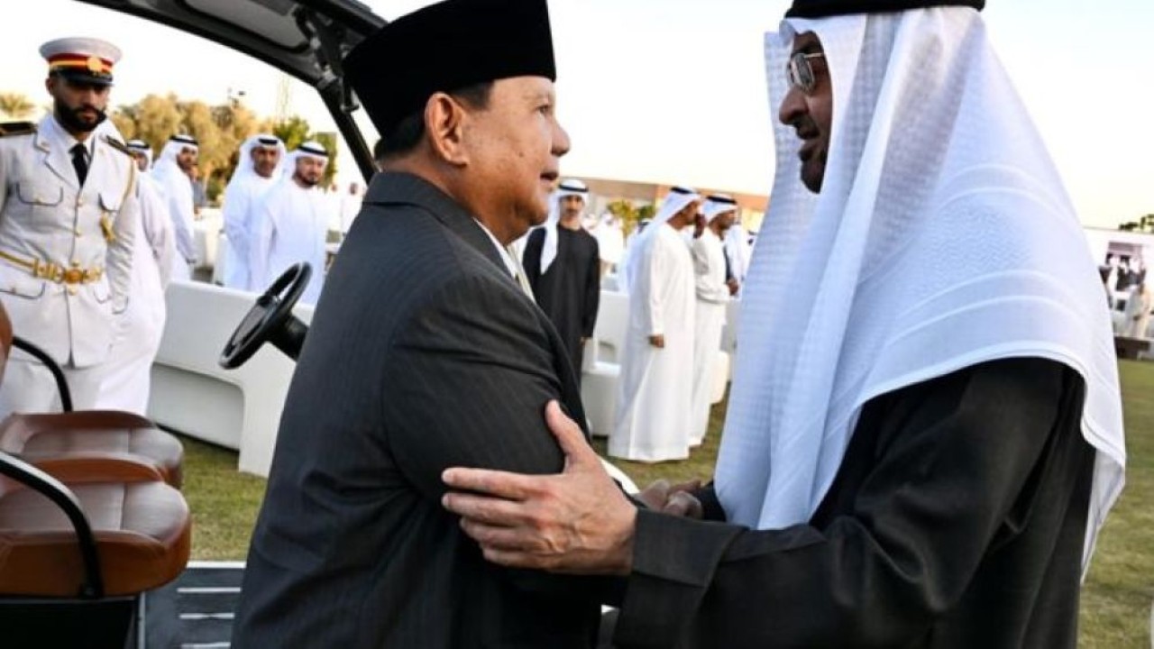 Presiden Prabowo Subianto dan Presiden Persatuan Emirat Arab (PEA) Sheikh Mohammed bin Zayed Al Nahyan (MBZ). (Foto: Sekretariat Presiden)