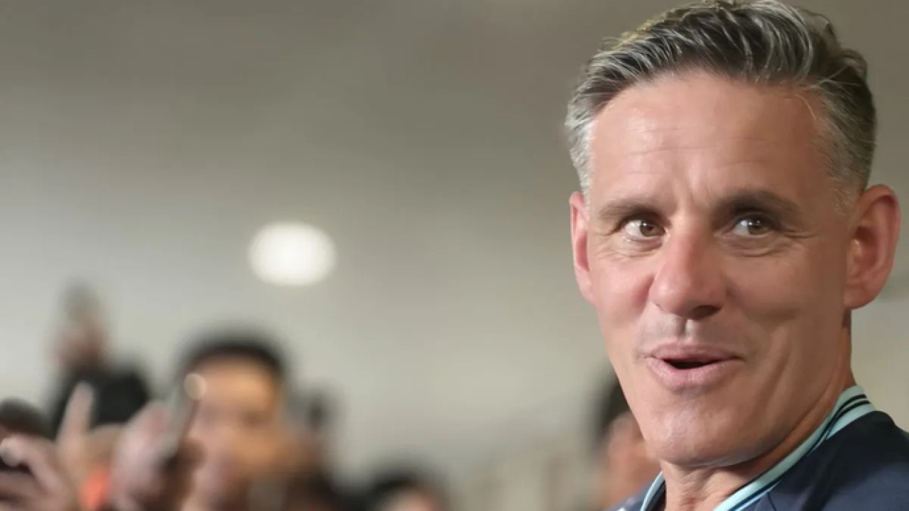 Pelatih tim nasional Indonesia John Herdman menyampaikan keterangan usai sesi latihan perdana Timnas Indonesia di Stadion Madya, GBK, Jakarta, Selasa (24/3/2026), untuk menghadapi St. Kitts & Nevis di laga FIFA Series. (ANTARA/Andi Firdaus) (Antara)