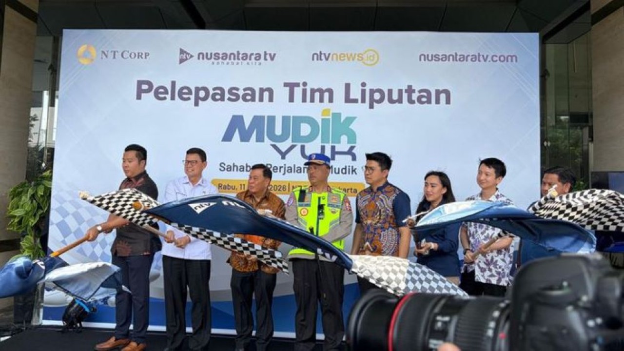 Pelepasan Tim Liputan "Mudik Yuk" Nusantara TV yang dihadiri Dirut Randy Tampubolon, Kepala BPOM Taruna Ikrar, Preskom Nurdin Tampubolon, Kakorlantas Irjen Agus bersama rekan (Dok. NTV Dedi)