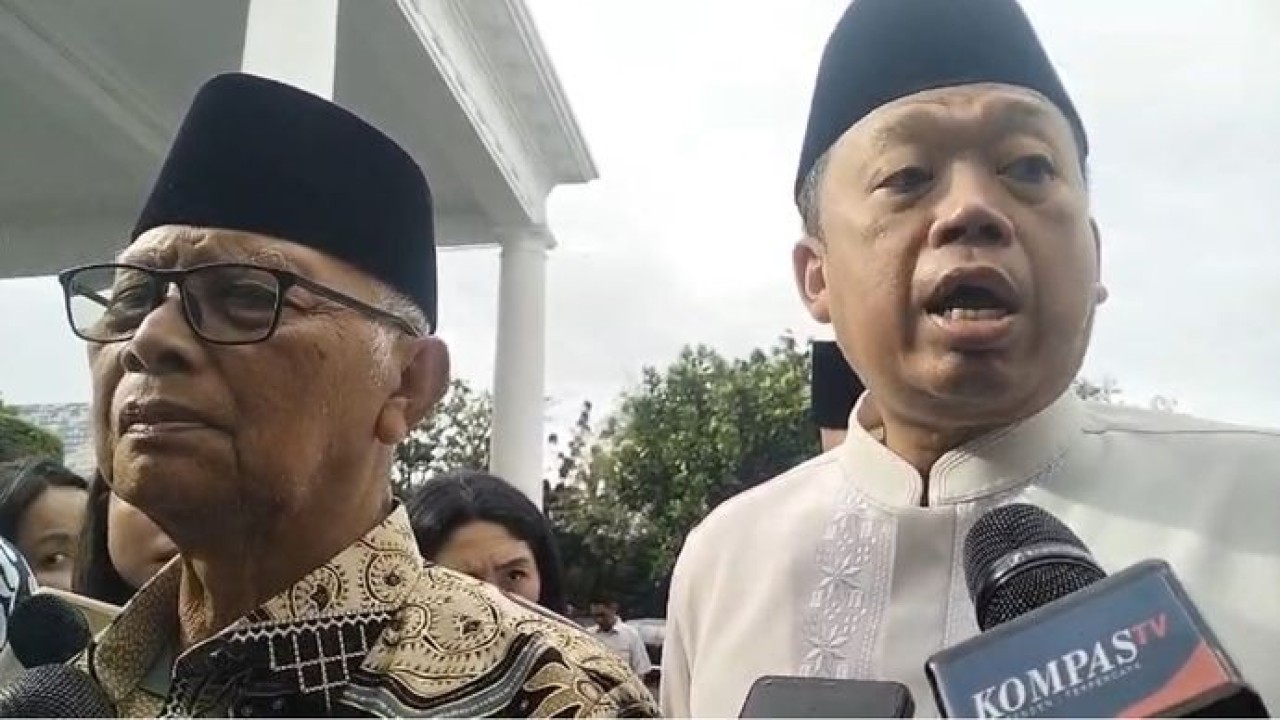 Sejumlah pimpinan organisasi Islam terlihat mendatangi Kompleks Istana Kepresidenan di Jakarta untuk menghadiri undangan buka puasa bersama yang diselenggarakan Presiden Prabowo Subianto (NTVnews)