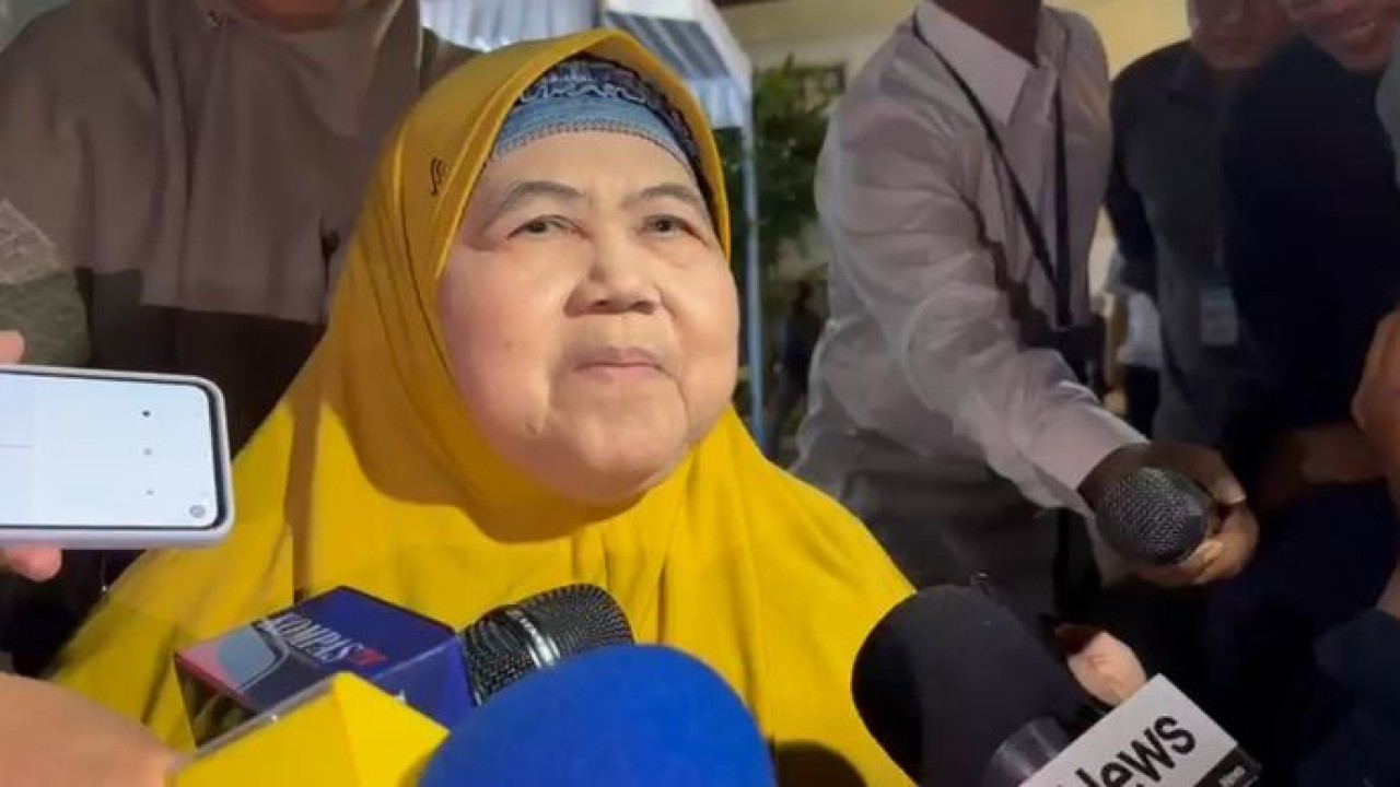 Pendakwah Dedeh Rosidah yang lebih dikenal dengan sapaan Mamah Dedeh (NTVnews)
