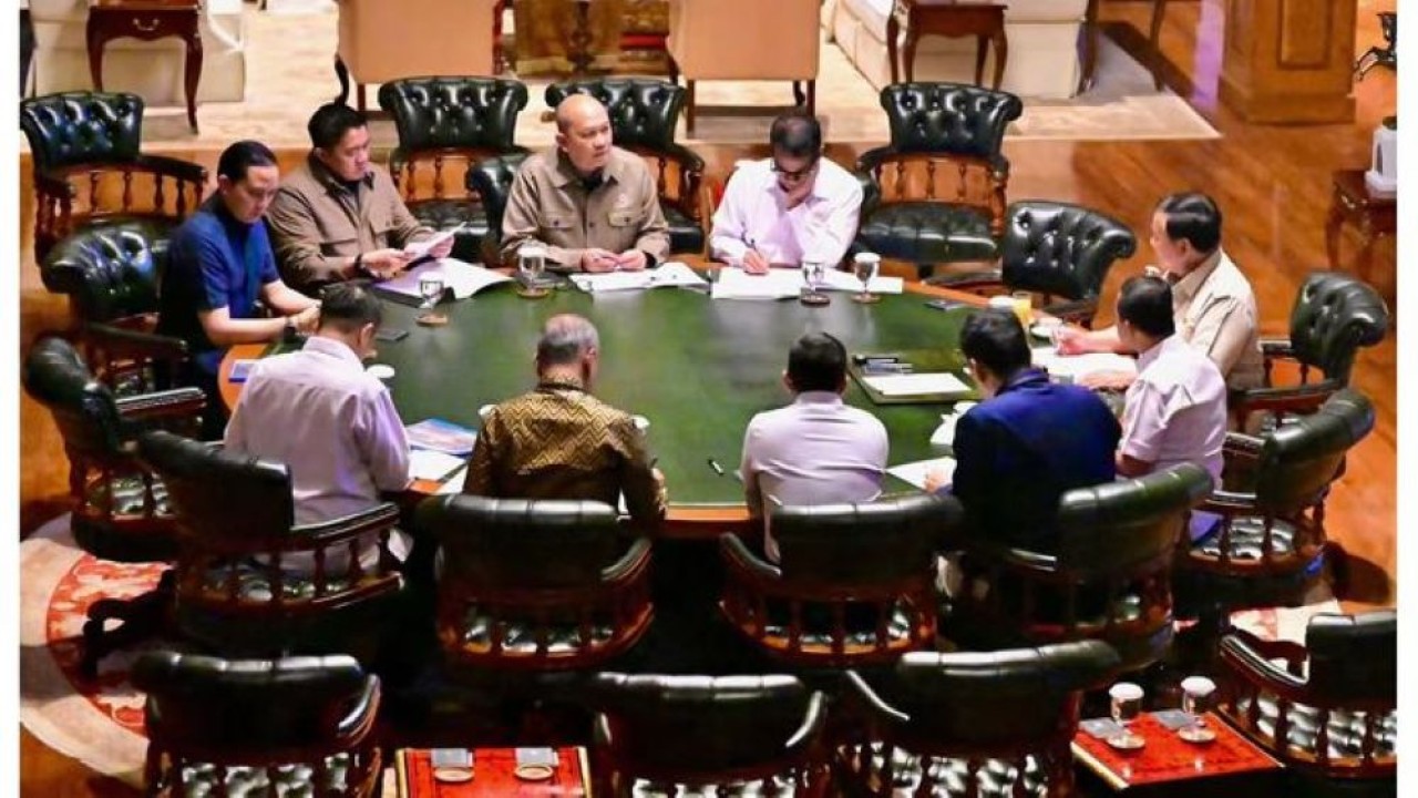 Bogor Prabowo Subianto menerima Menteri Investasi dan Hilirisasi yang juga Kepala Badan Pengelola Investasi Daya Anagata Nusantara (BPI Danantara) Rosan Perkasa Roeslani bersama sejumlah Menteri Kabinet Merah Putih di kediaman pribadi Presiden di Hambalang, Bogor (Istimewa)