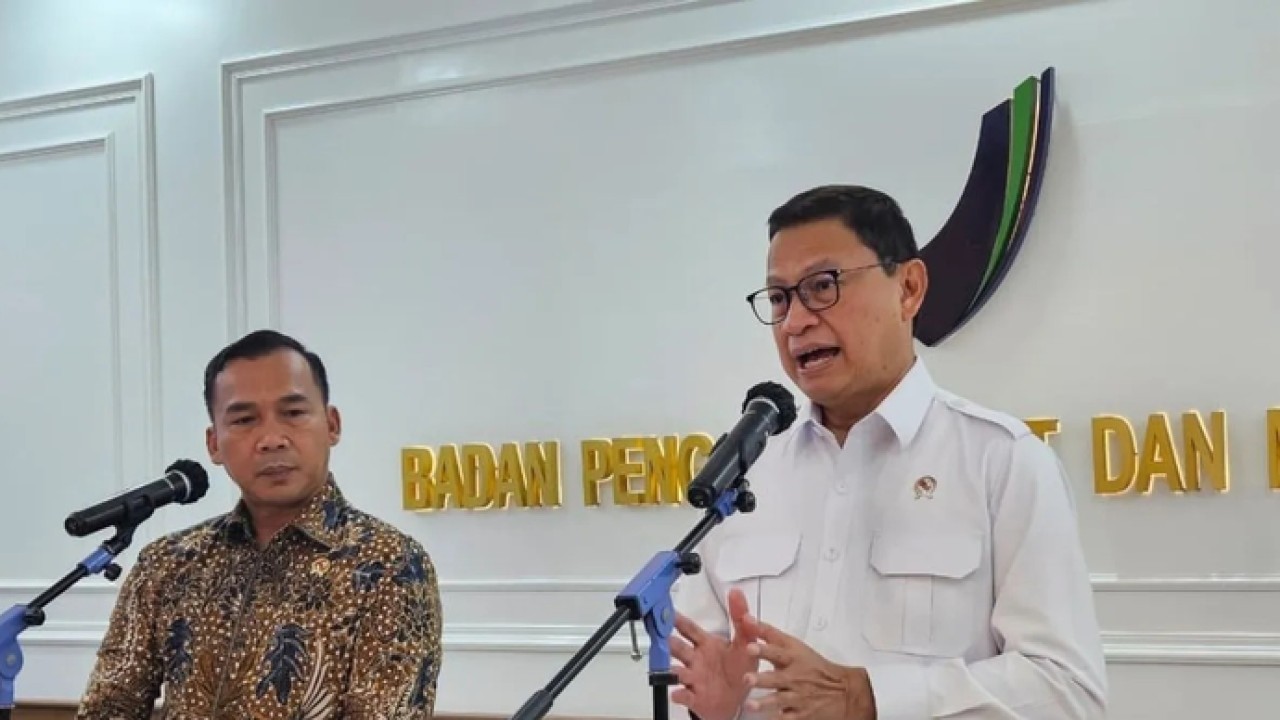 Kepala Badan Pengawas Obat dan Makanan (BPOM) Taruna Ikrar (kanan) dan Menteri Kependudukan dan Pembangunan Keluarga Wihaji (kiri) di Jakarta, Selasa (28/4/2026). ANTARA/Mecca Yumna (Antara)