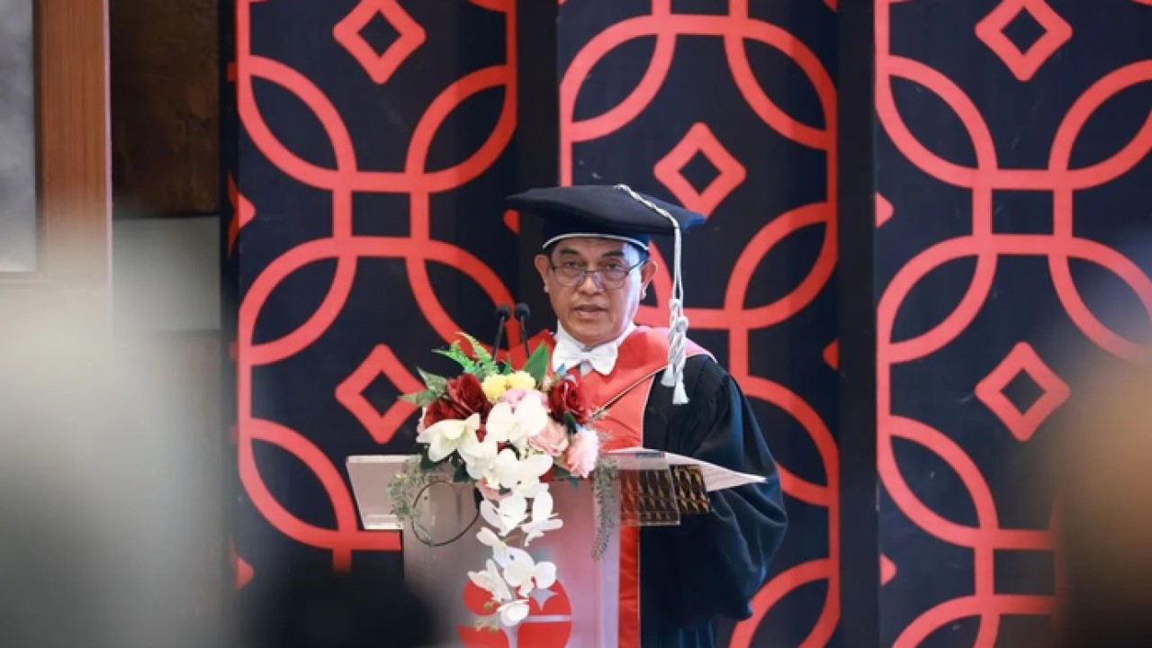 Profesor Riset Ilmu Ekonomi Pertanian dari Badan Riset dan Inovasi Nasional (BRIN) Robert Asnawi membawakan orasi ilmiah dalam kegiatan Pengukuhan Profesor Riset BRIN di Jakarta, Selasa (31/3/2026). ANTARA/HO-BRIN (Antara)