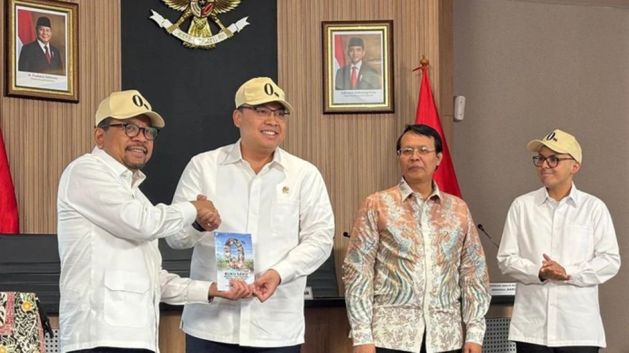 Kepala Staf Kepresidenan Muhammad Qodari (kiri). (Foto: Antara)