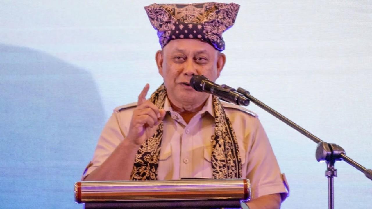 Kepala Badan Gizi Nasional (BGN) Dadan Hindayana menjelaskan implementasi makan bergizi gratis di Padang, Rabu, (22/4/2026). ANTARA/Muhammad Zulfikar (Antara)