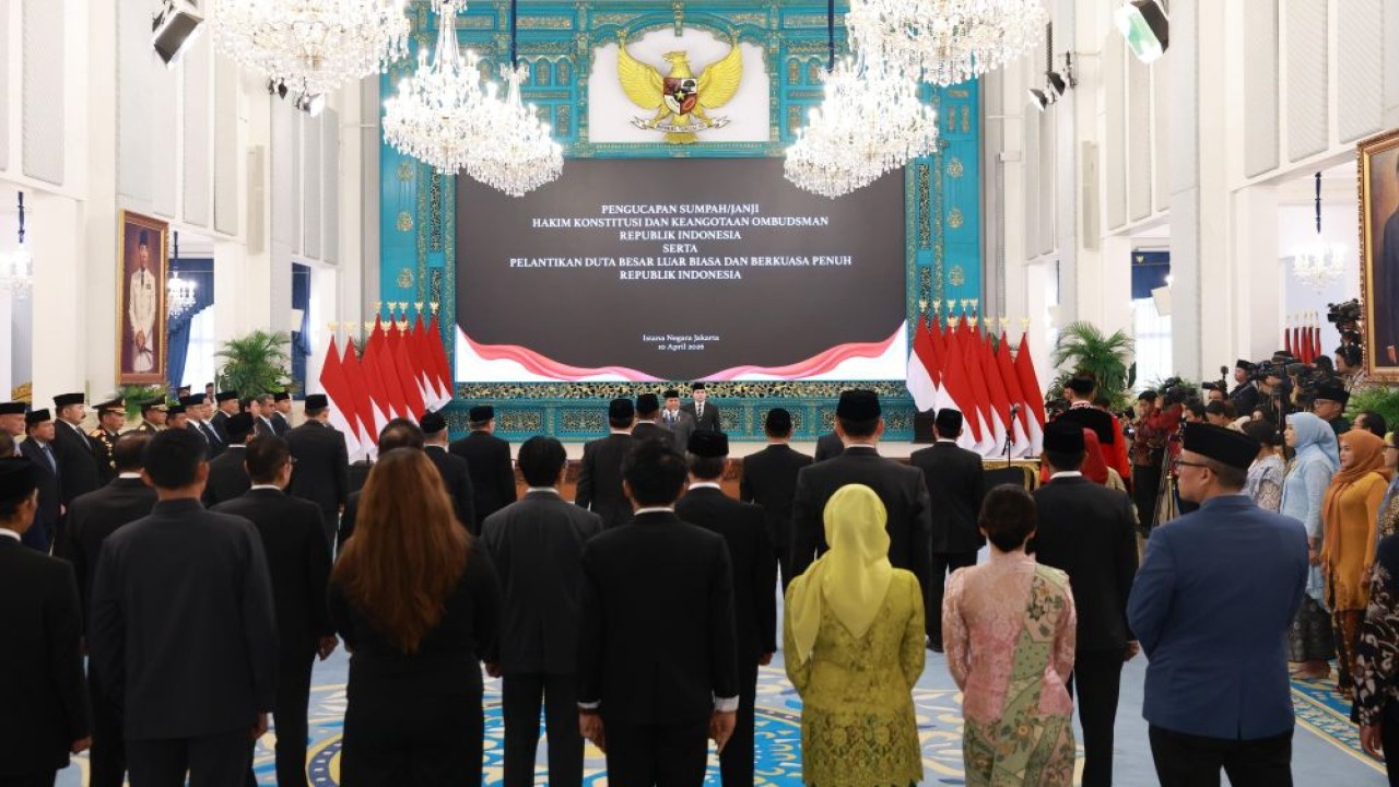 Presiden Prabowo resmi melantik sembilan anggota Ombudsman RI periode 2026-2031.  (Foto: Dok/Istimewa/Bakom RI)