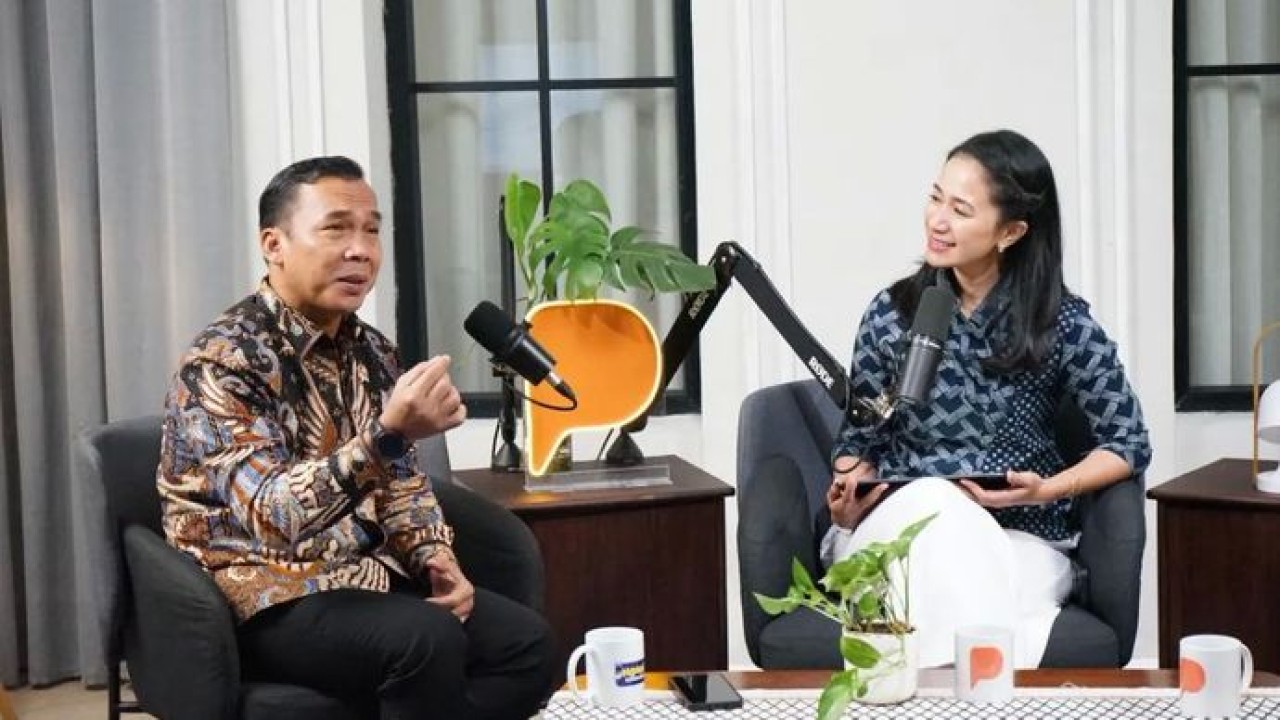 Menteri Kependudukan dan Pembangunan Keluarga Wihaji (kiri). ANTARA/HO - Kemendukbangga. (Antara)