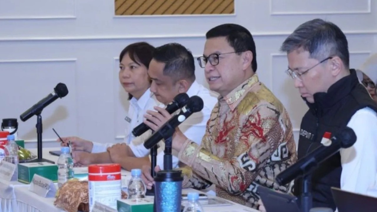 Kepala Badan Pengawas Obat dan Makanan (BPOM) Taruna Ikrar dalam diskusi bersama industri farmasi bertajuk “Menjaga Ketahanan Obat Nasional sebagai Respons Kesiapsiagaan Dampak Geopolitik Global terhadap Stabilitas Harga dan Akses Obat di Indonesia” di Jakarta, Rabu 6 Mei 2026. ANTARA/HO - BPOM (Antara)