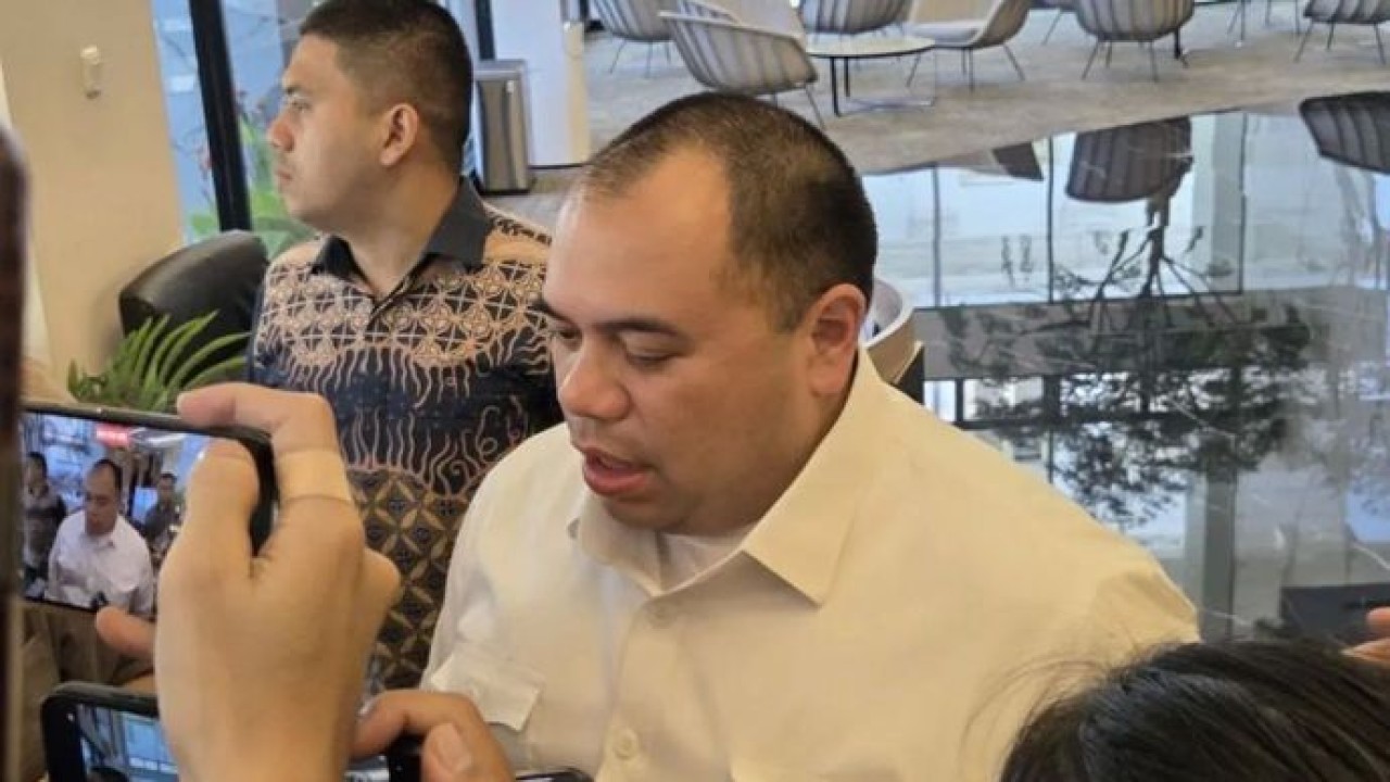 Chief Investment Officer (CIO) Danantara Pandu Sjahrir saat ditemui di kantor Kementerian Koordinator Bidang Perekonomian, Jakarta, Kamis 21 Mei 2026. (ANTARA/Bayu Saputra) (Antara)