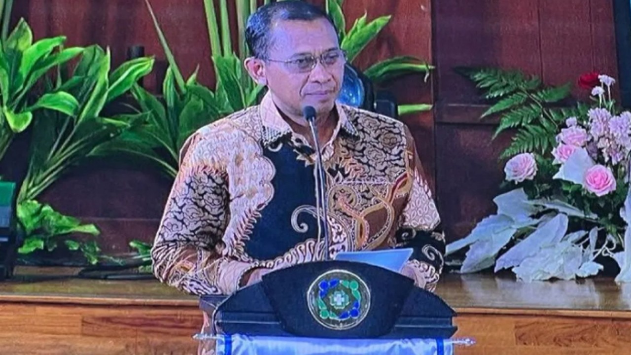 Direktur Utama BPJS Kesehatan Prihati Pujowaskito saat penandatanganan perluasan akses jaminan kesehatan di Universitas Padjadjaran, Kota Bandung, Rabu (20/5/2026). ANTARA/Asep Firmansyah (Antara)