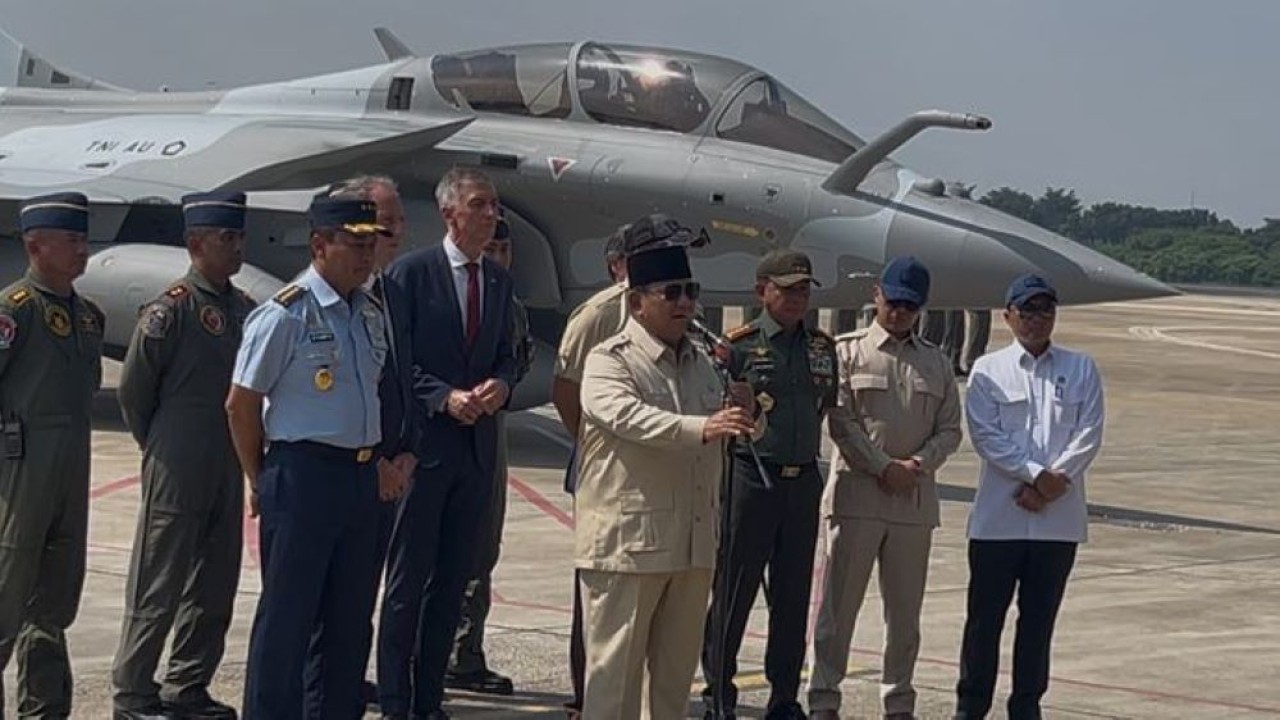 Prabowo di agenda penyerahan sejumlah alat utama sistem persenjataan (alutsista) strategis kepada TNI di Base Ops Lanud Halim Perdana Kusuma, Jakarta, Senin, 18 Mei 2026 (NTVnews)