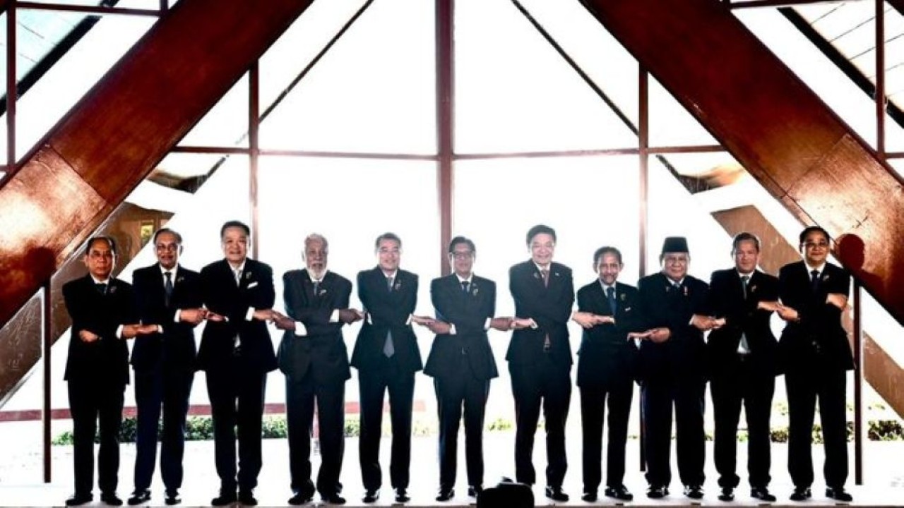 Presiden Prabowo Subianto menghadiri sesi Retreat dalam rangka Konferensi Tingkat Tinggi (KTT) ke-48 ASEAN. (Foto: Sekretariat Presiden)