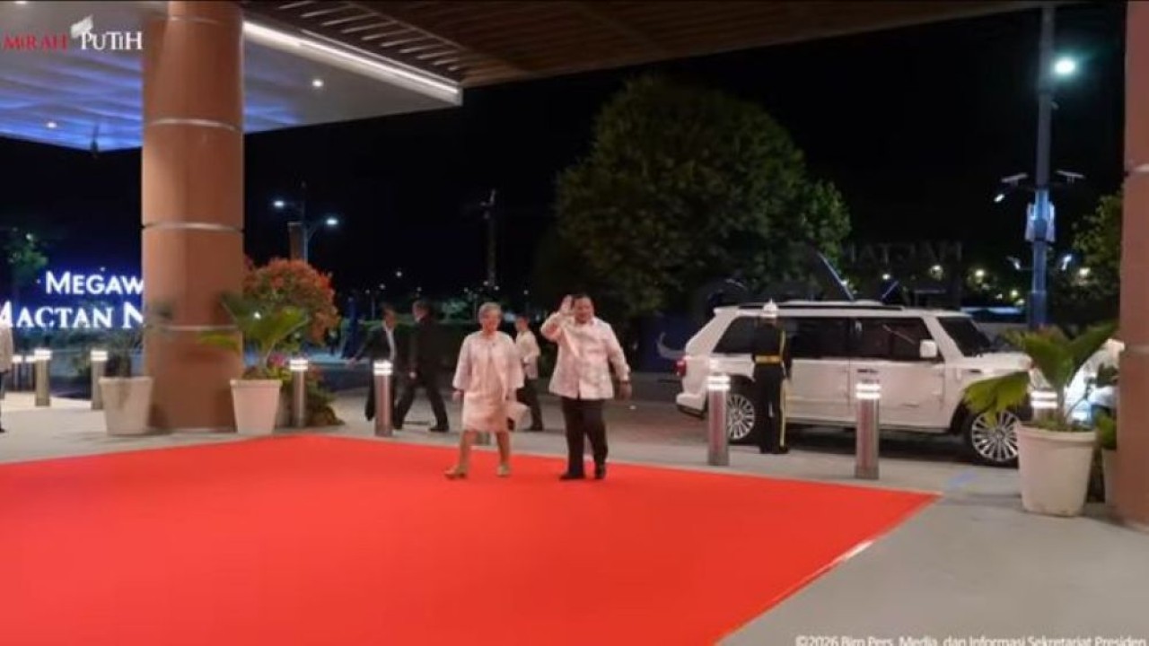 Presiden Prabowo Subianto menghadiri gala dinner KTT ASEAN ke-48 mengenakan barong tagalog dan naik Maung. (Foto: Istimewa)