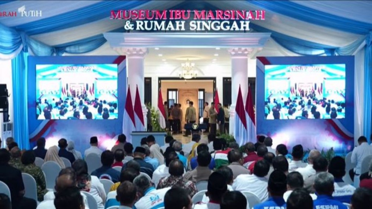 Presiden Prabowo Subianto hadir langsung meresmikan museum yang didedikasikan untuk mengenang perjuangan aktivis buruh Marsinah. (Foto: Istimewa)