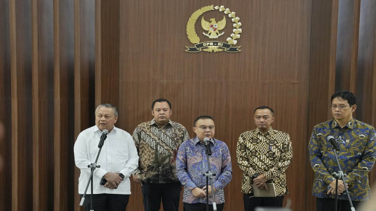 Pemerintah menegaskan komitmen menjaga stabilitas ekonomi nasional melalui percepatan berbagai program strategis di sektor riil, mulai dari pangan hingga perikanan. (Bakom RI)
