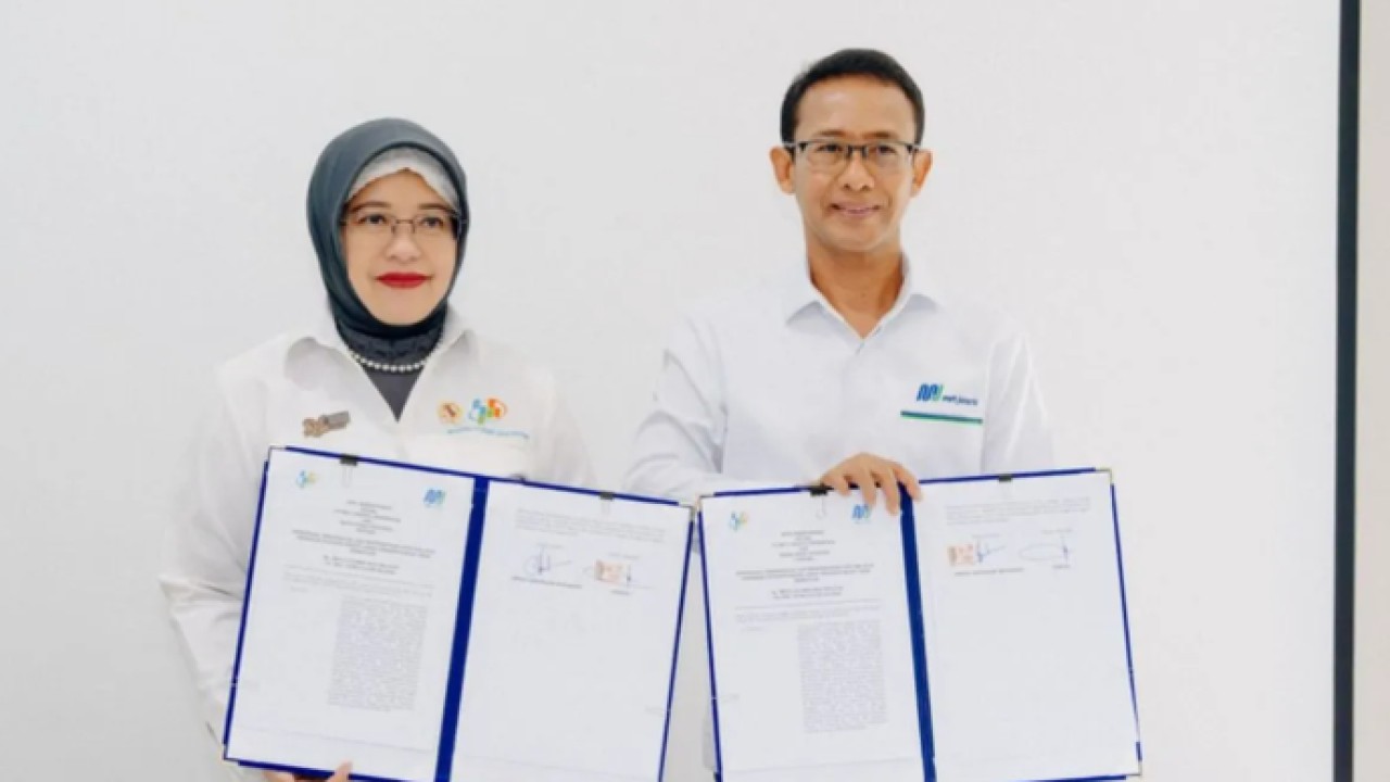PT MRT Jakarta (Perseroda) dan Badan Pusat Statistik (BPS RI) menyepakati kerja sama pengembangan, penyediaan, pemanfaatan data, dan informasi statistik bidang usaha perkeretaapian umum perkotaan di Jakarta, Selasa (9/6/2026). ANTARA/HO-PT MRT Jakarta (Perseroda). (Antara)