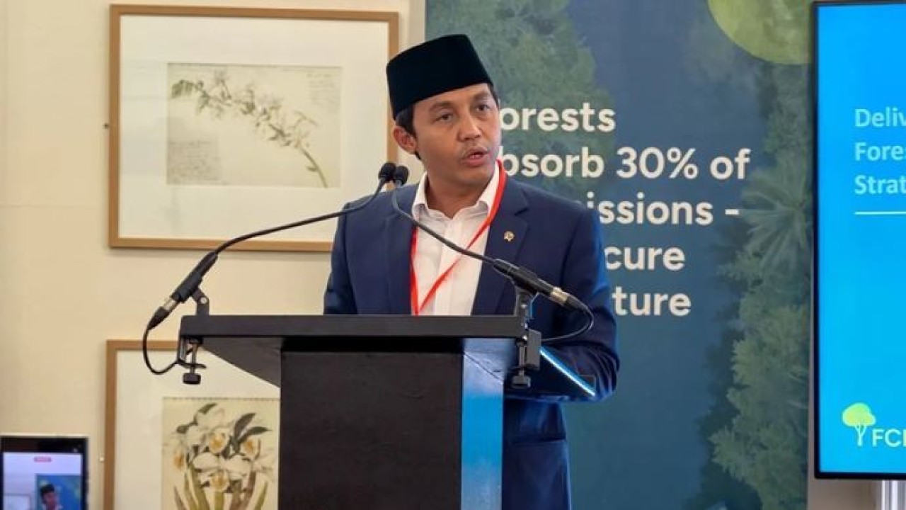 Menteri Kehutanan (Menhut) Raja Juli Antoni dalam forum bertajuk “From Glasgow to Addis Ababa: Building Momentum on Forests from COP30 to COP32” pada Ministerial Event Forest and Climate Leaders’ Partnership (FCLP) yang diselenggarakan di Kew Gardens, London, Inggris, Selasa, 23 Juni 2026. (Kemenhut)