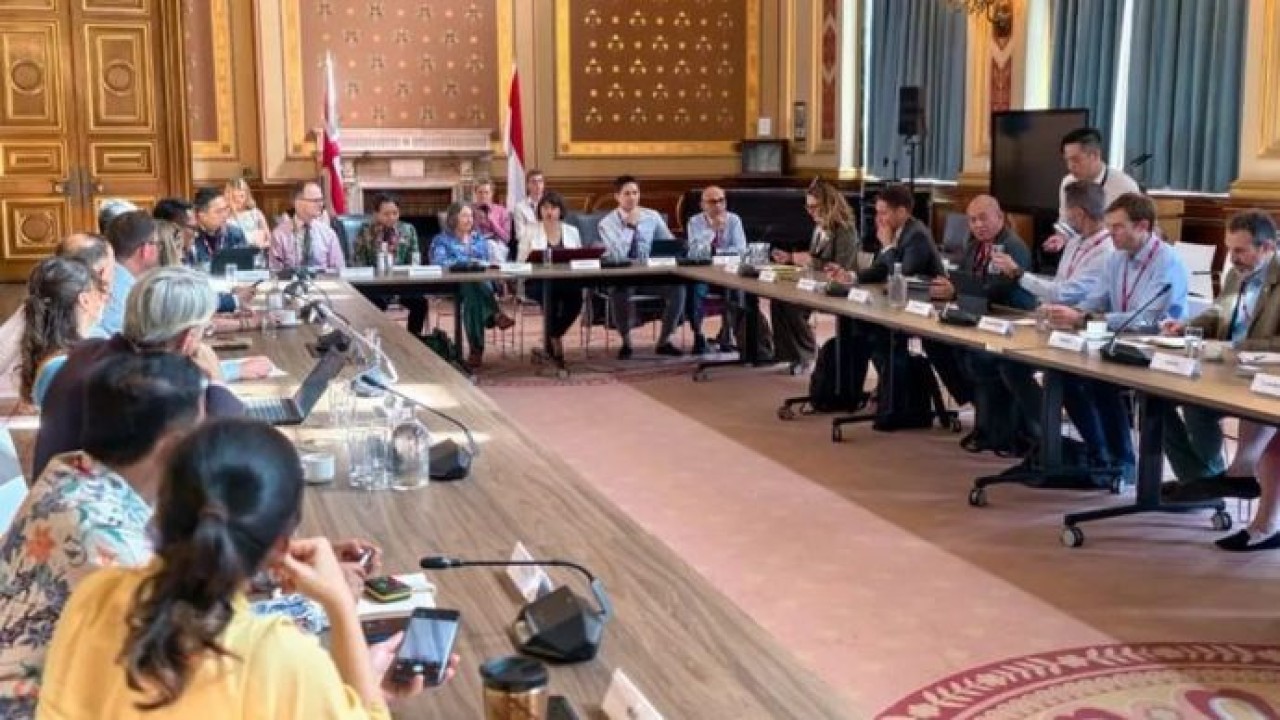 Menteri Kehutanan (Menhut) Raja Juli Antoni dalam Peusangan Elephant Conservation Initiative (PECI) Roundtable Meeting yang diselenggarakan di London dalam rangkaian London Climate Action Week 2026, di London, Inggris, Kamis, 25 Juni 2026. (Antara)