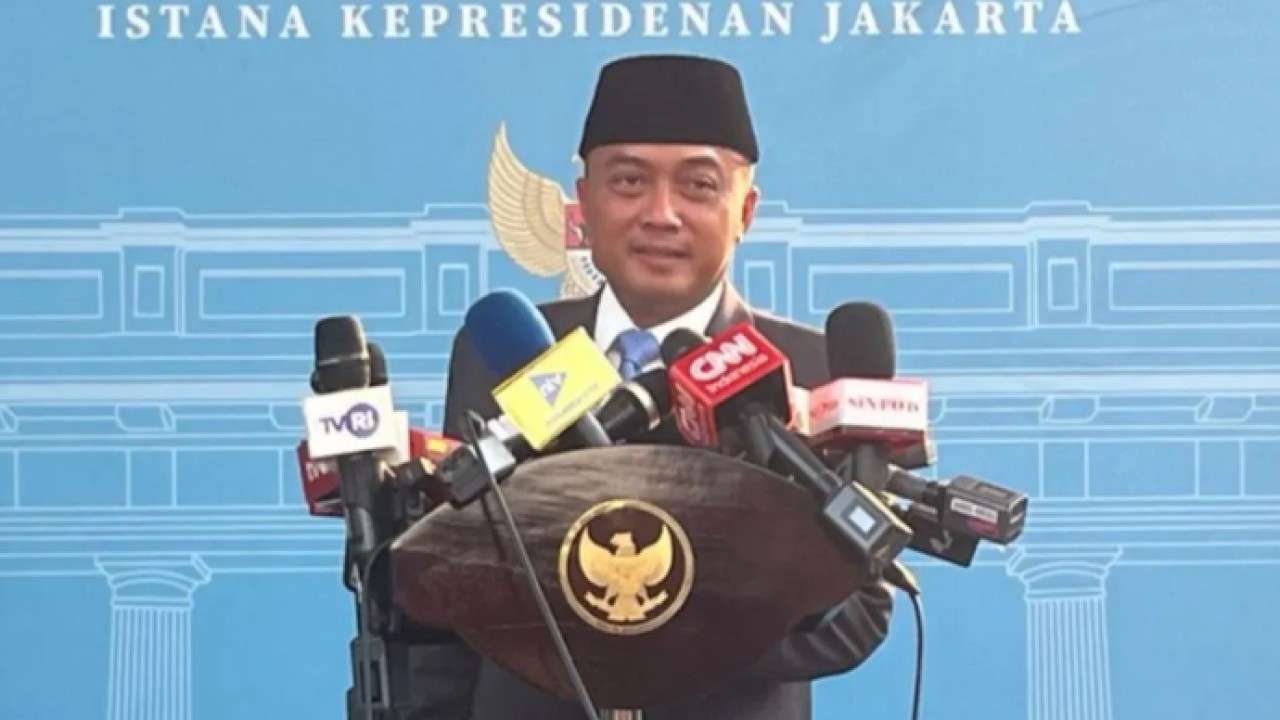 Menteri Sekretaris Negara (Mensesneg) Prasetyo Hadi memberikan keterangan media di Kompleks Istana Kepresidenan, Jakarta, Senin (8/6/2026). (ANTARA/Fathur Rochman) (Antara)