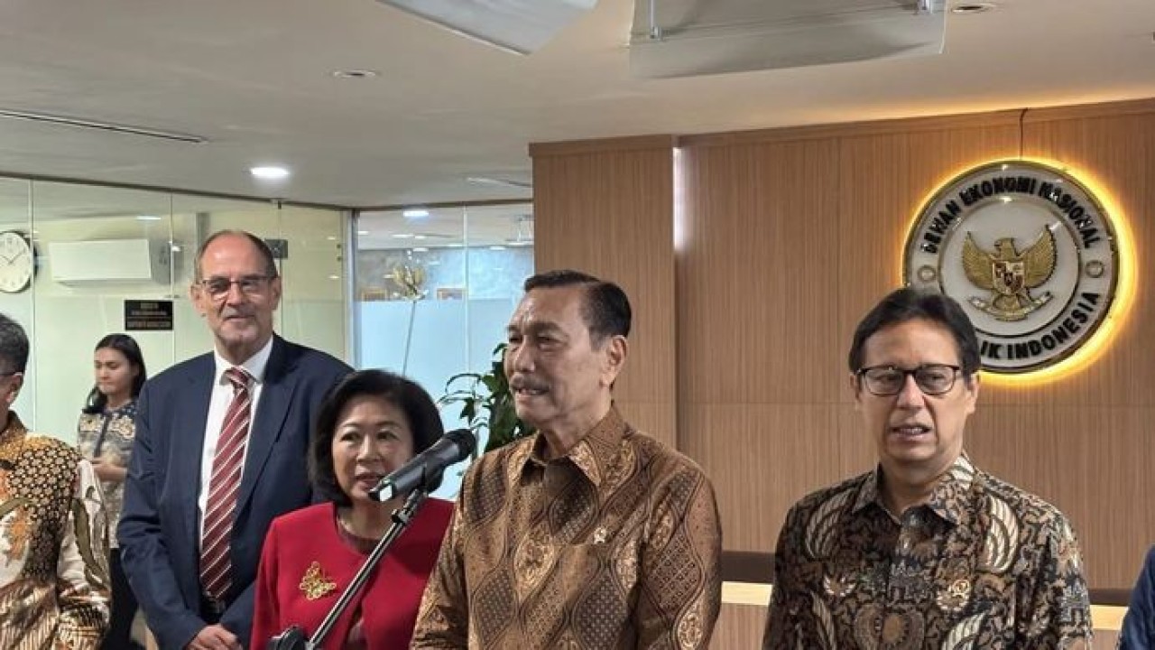 Ketua Dewan Ekonomi Nasional (DEN) Luhut Binsar Pandjaitan dalam konferensi pers, di Kantor DEN, Jakarta, Rabu, 24 Juni 2026. (Antara)