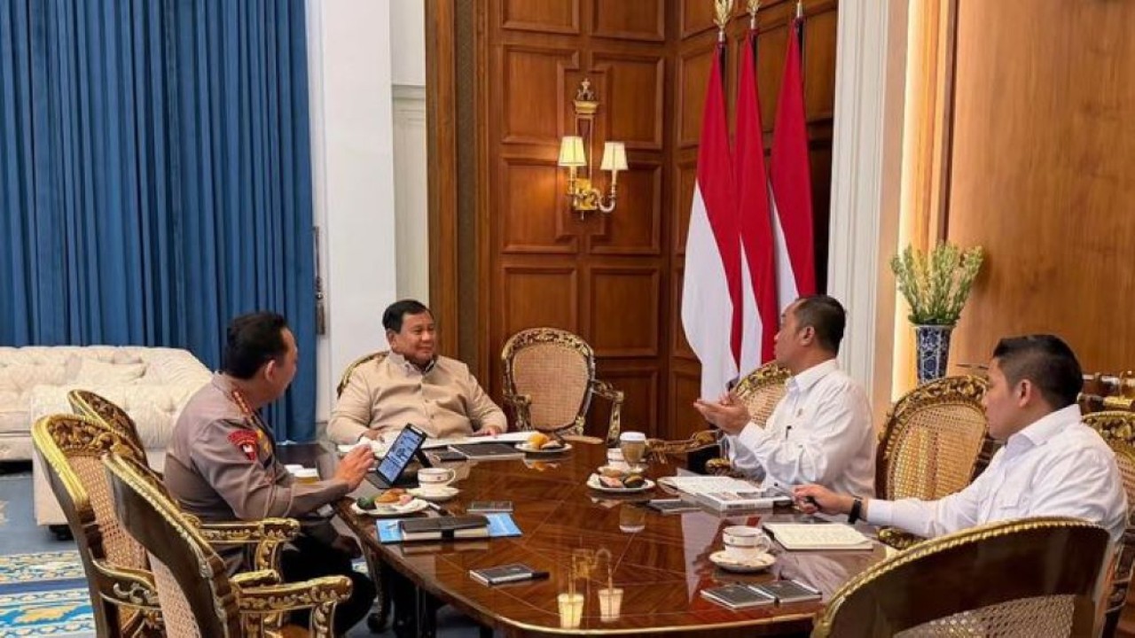 Prabowo Subianto rapat terbatas denhan Kapolri Listyo Sigit (Istimewa)