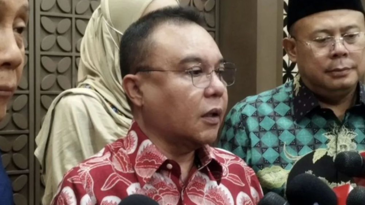 Wakil Ketua DPR RI Sufmi Dasco Ahmad saat memberikan keterangan di kompleks parlemen, Jakarta, Rabu (3/6/2026). (Foto: ANTARA/Bagus Ahmad Rizaldi)